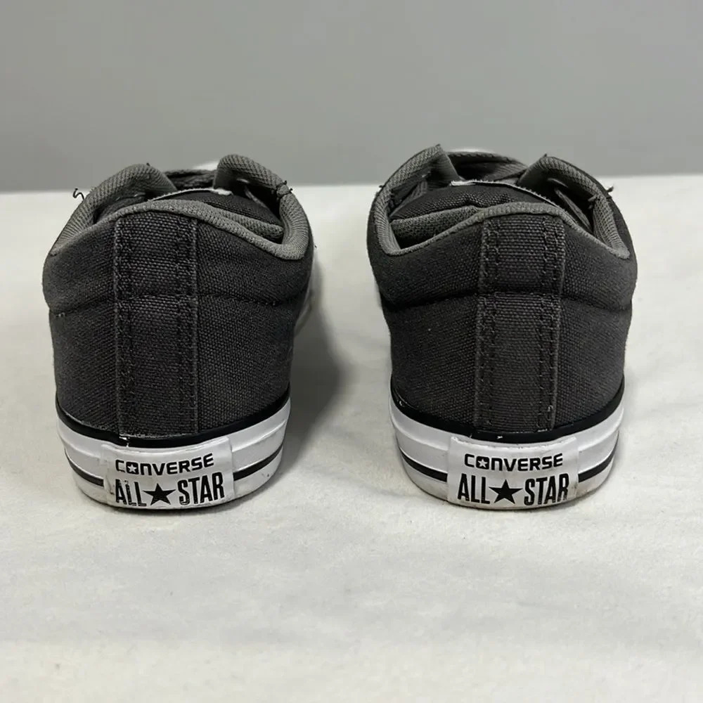 Converse || Junior Chuck Taylor All Star Classic Sneakers in Gray size 3. - Picture 4 of 9